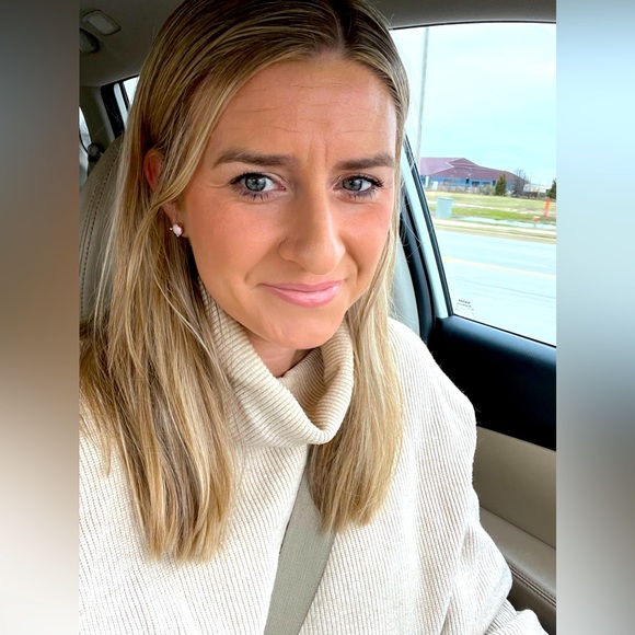 Meet your Posher, Lisa - Picture 1 of 1